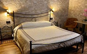 Uria Rooms & Suite B&B